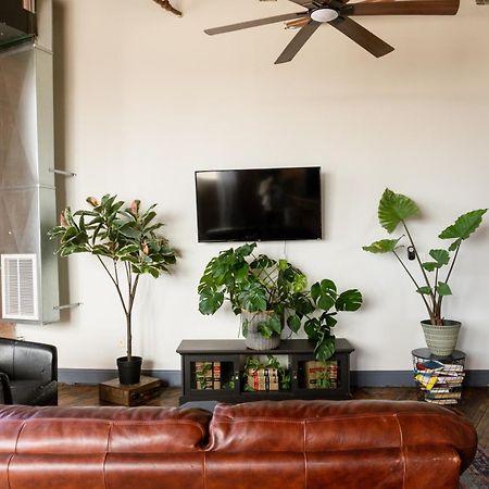 420 Friendly Canada Bridge View Loft Downtown Free Parking Детройт Екстериор снимка