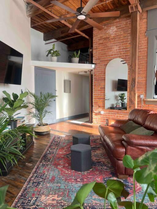420 Friendly Canada Bridge View Loft Downtown Free Parking Детройт Екстериор снимка