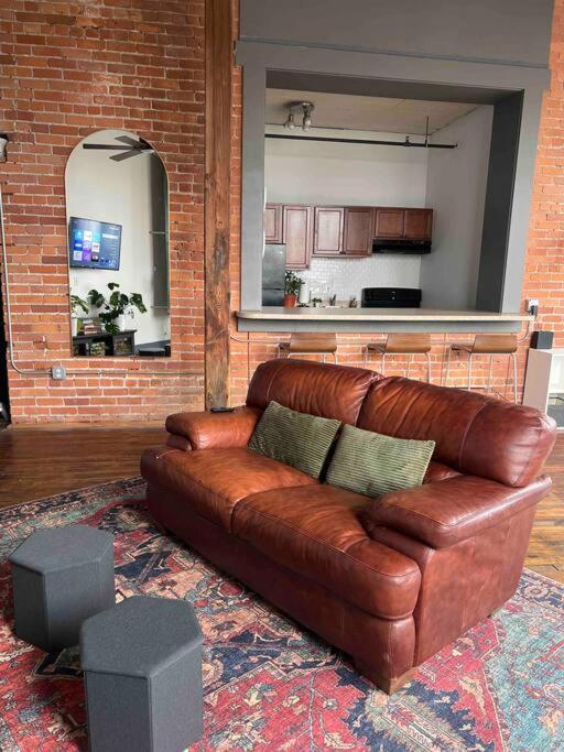 420 Friendly Canada Bridge View Loft Downtown Free Parking Детройт Екстериор снимка