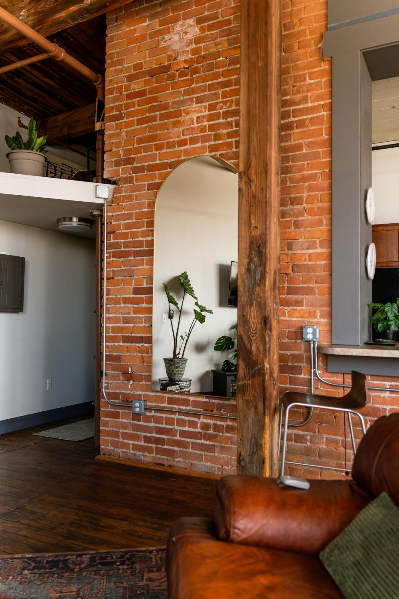 420 Friendly Canada Bridge View Loft Downtown Free Parking Детройт Екстериор снимка