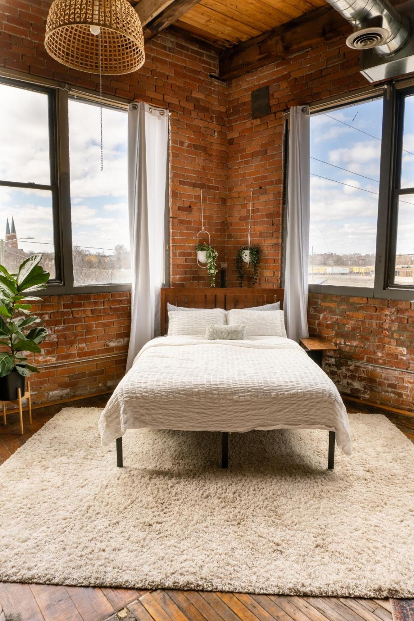 420 Friendly Canada Bridge View Loft Downtown Free Parking Детройт Екстериор снимка
