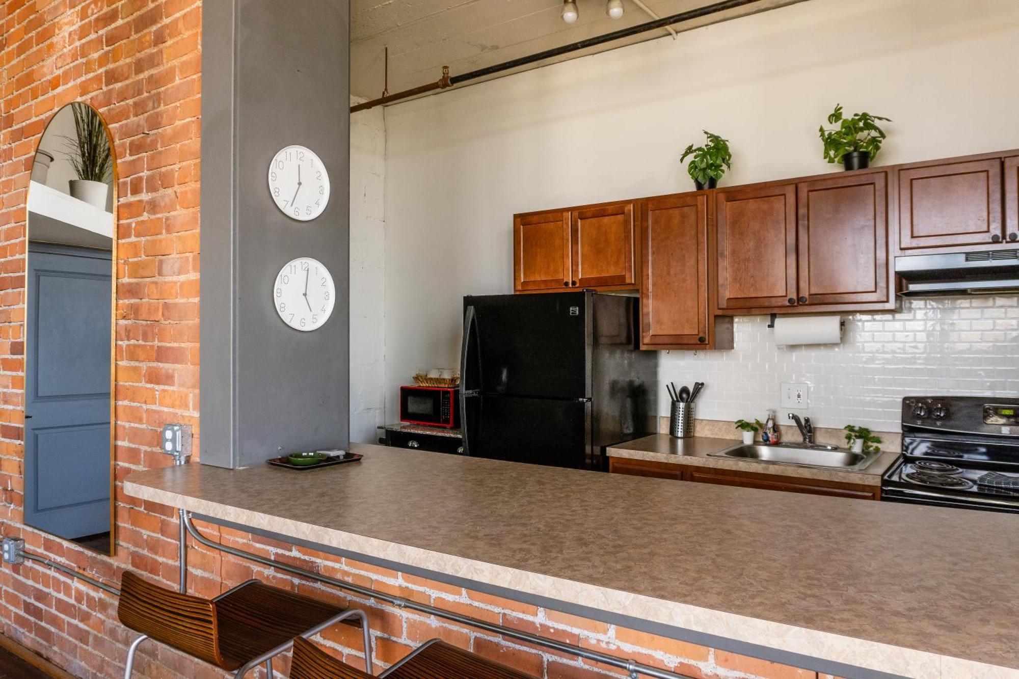 420 Friendly Canada Bridge View Loft Downtown Free Parking Детройт Екстериор снимка